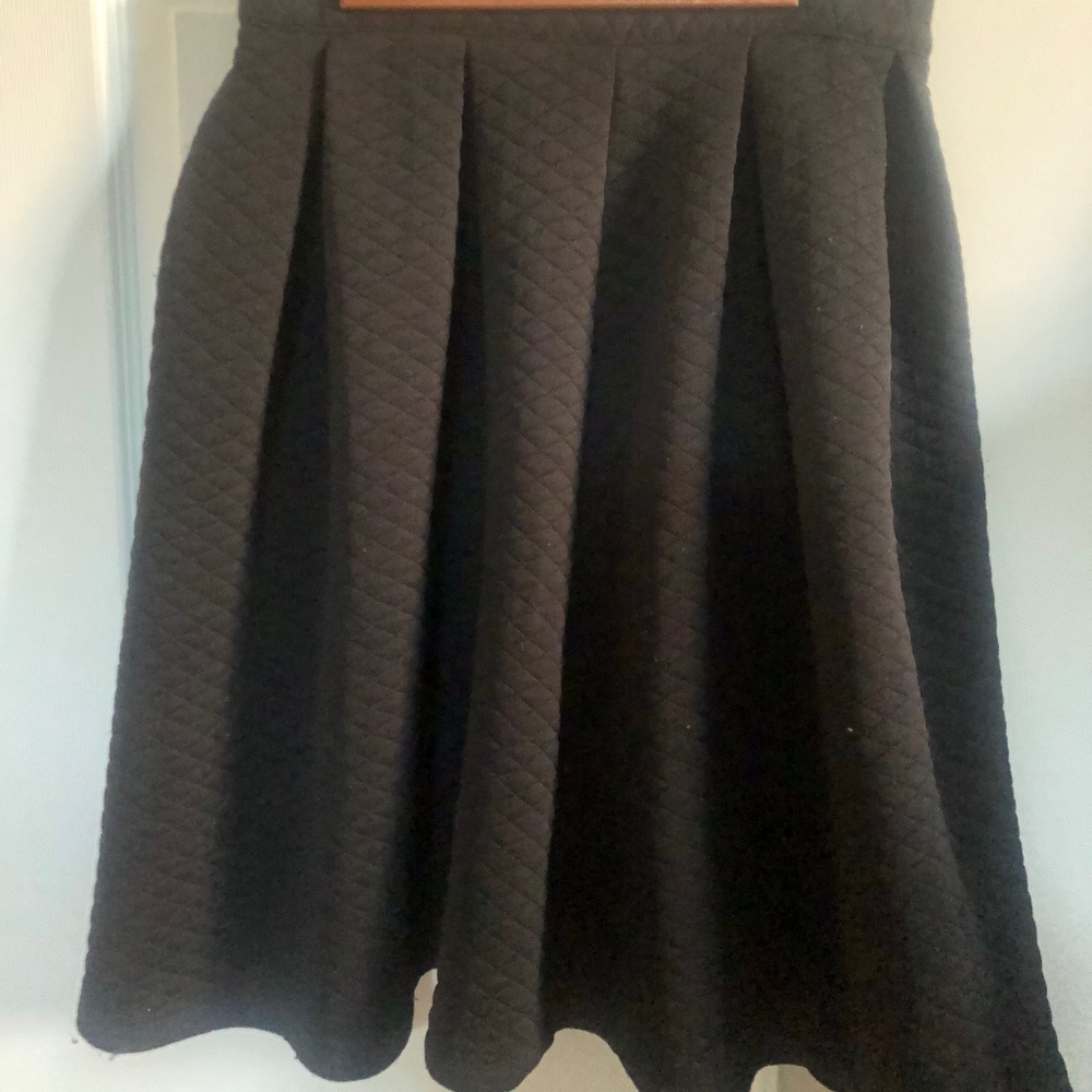 forever 21 quilted black circle skirt